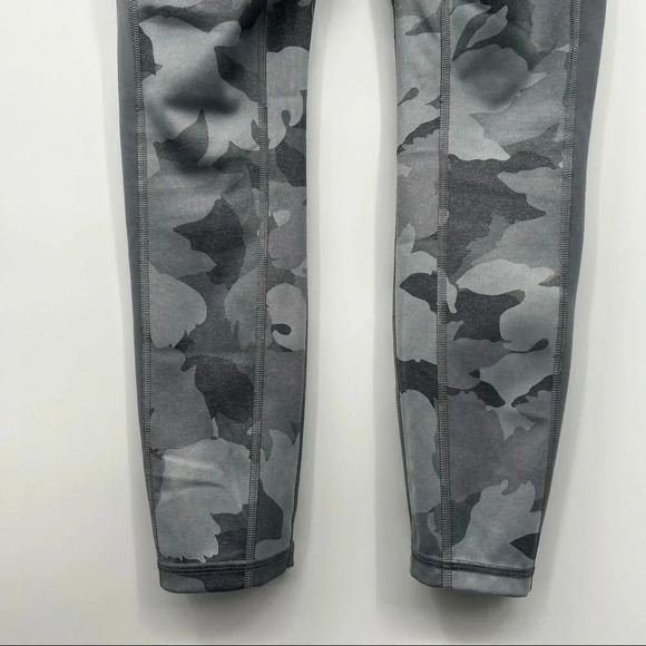ATHLETA All In Gray 7/8 Camo Athletic Workout Leggings Size S - Picture 12 of 15